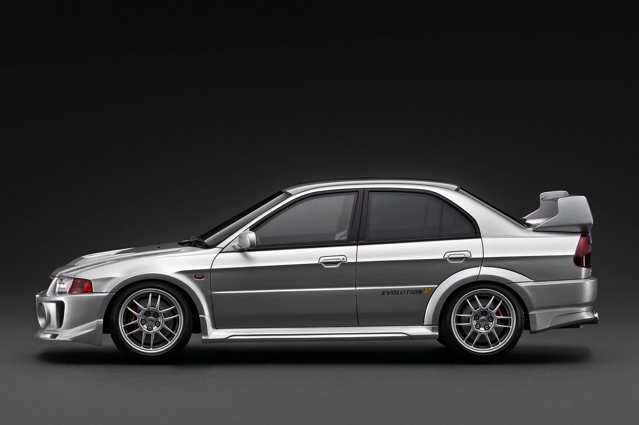 <予約商品> 1/18 Mitsubishi LANCER EVOLUTION V (CP9A) Silver ※2027年1月以後入荷予定