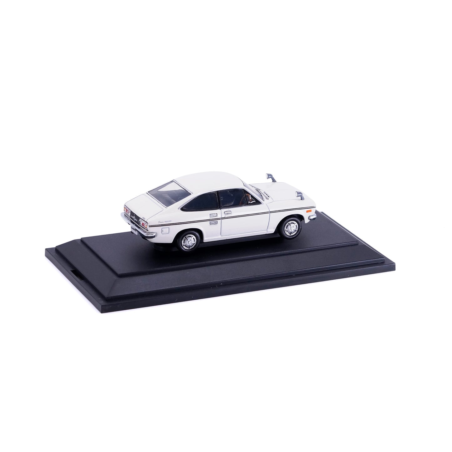 1/43 NISSAN SUNNY COUPE GX (WHITE)