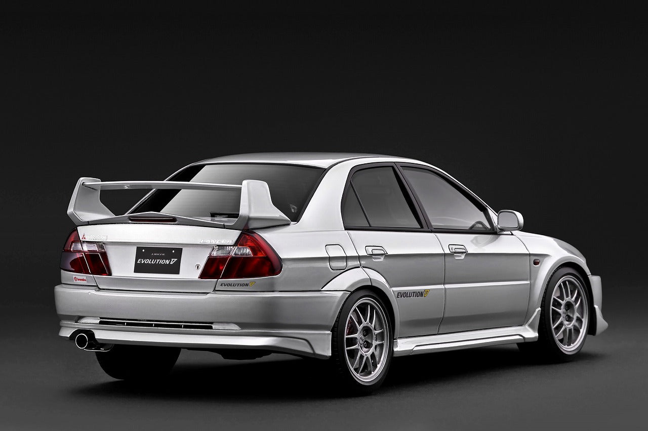 ＜予約商品＞ 1/18 Mitsubishi LANCER EVOLUTION V (CP9A) Silver  ※2027年1月以後入荷予定