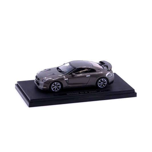 1/43 NISSAN GT-R (TITANIUM GRAY)