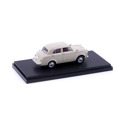 1/43 DATSUN 112 1956 (IVORY)