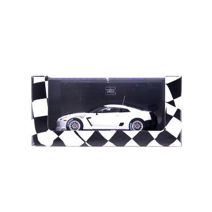1/43 NISSAN GT-R GT1 2010 ver. Fuji shake down No.2 (WHITE)