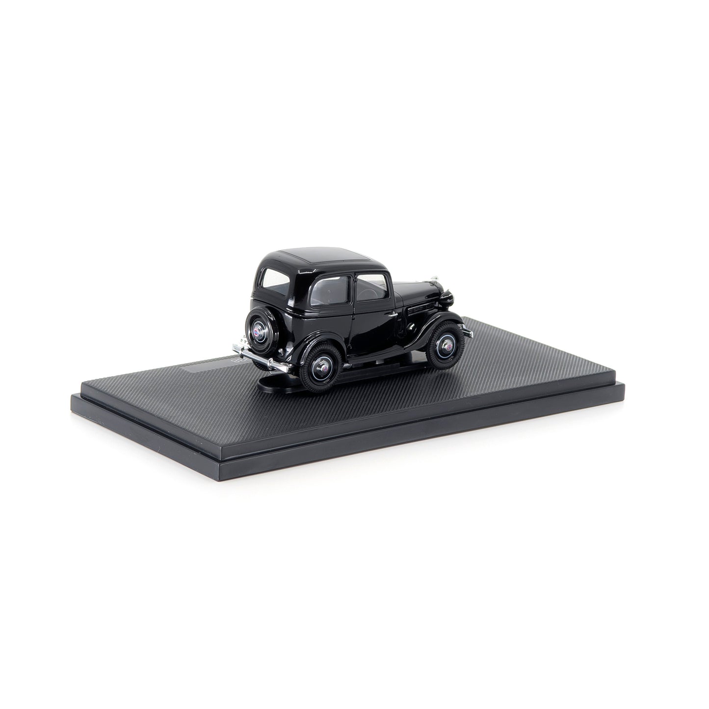 1/43 DATSUN 17 sedan 1938 (BLACK)
