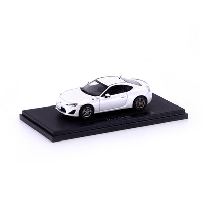 1/43 TOYOTA 86 (WHITE)