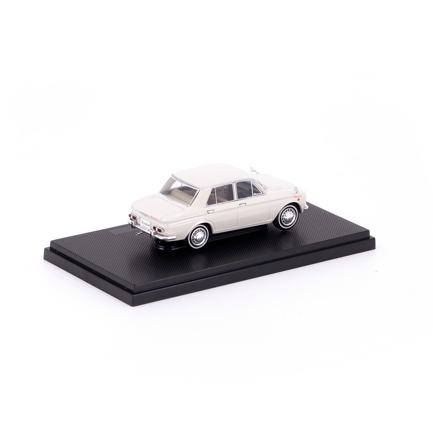 1/43 NISSAN BLUEBIRD 410 1964（WHITE）