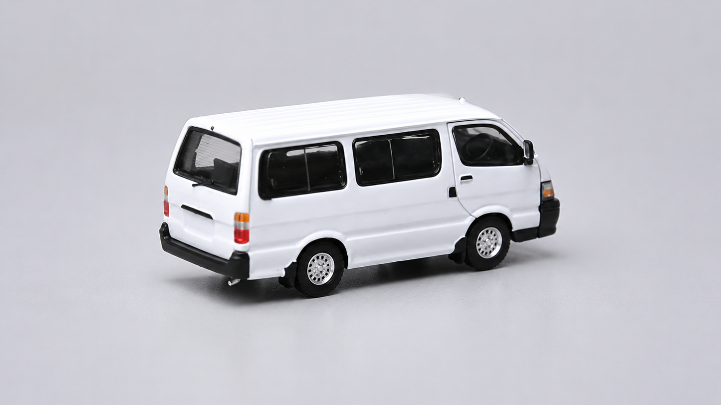 ＜予約商品＞1/64 TOYOTA HIACE H100 WHITE ※2026年10月以後入荷予定