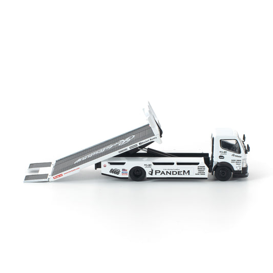 ＜予約商品＞1/64 PANDEM FUSO 300 FLATBED TRANSPORTER WHITE ※2026年9月以後入荷予定