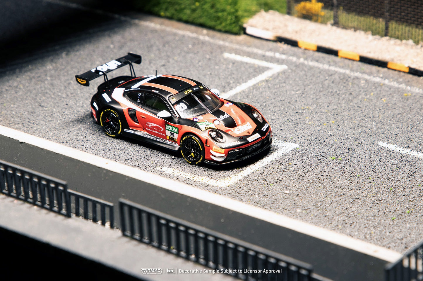 ＜予約商品＞1/64 Porsche 911 GT3 R DTM 2026 Bastian Buus ※2026年11月以後入荷予定