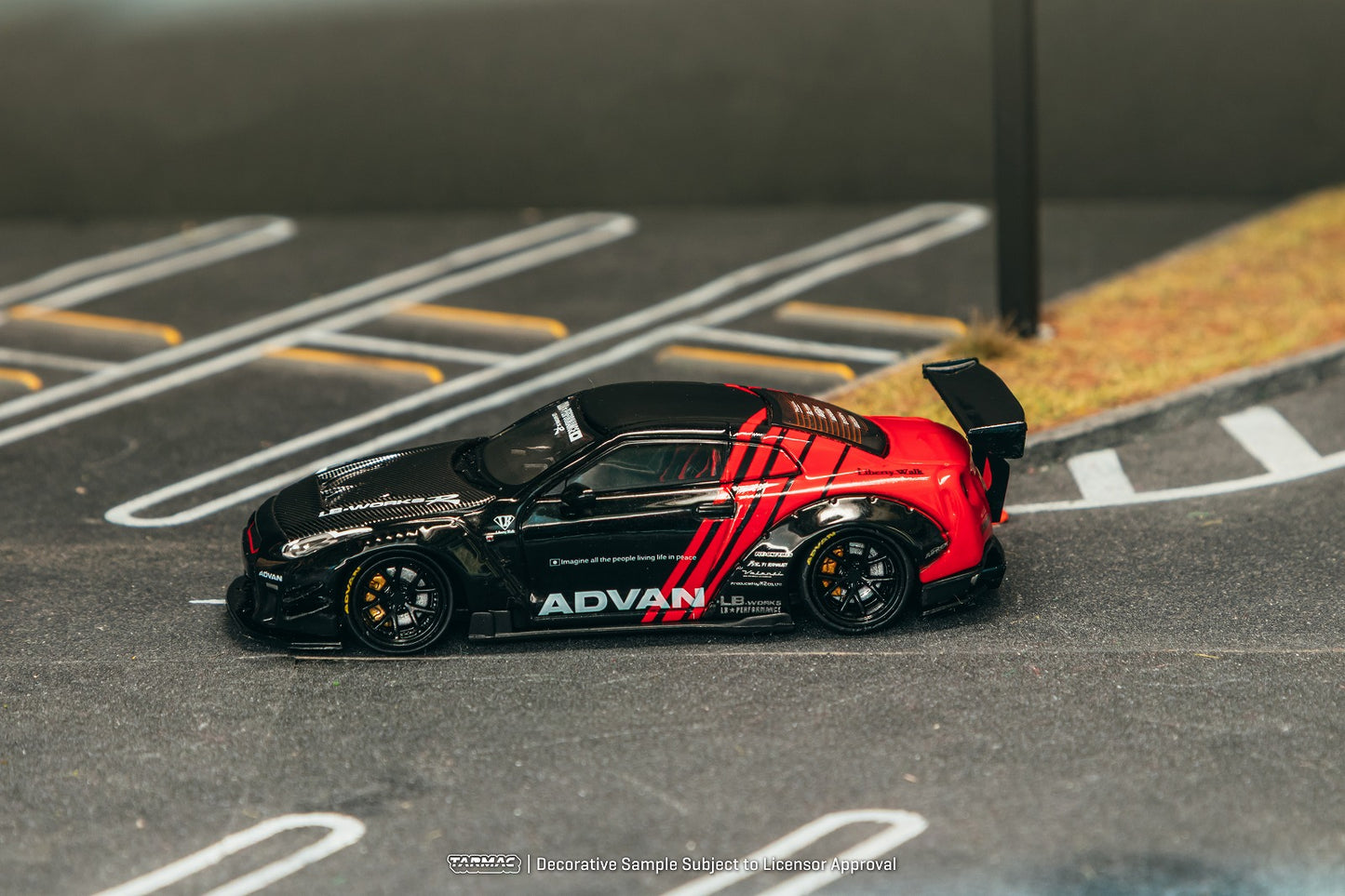 ＜予約商品＞1/64 LB Works Nissan GT-R Type 2 Advan ※2026年7月以後入荷予定