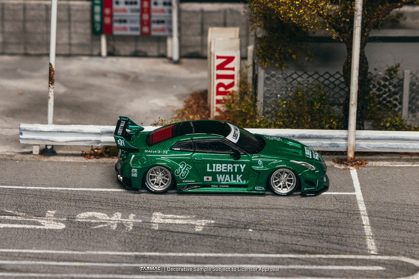 ＜予約商品＞1/64 LB-Silhouette WORKS GT NISSAN 35GT-RR Emerald green ※2026年11月以後入荷予定