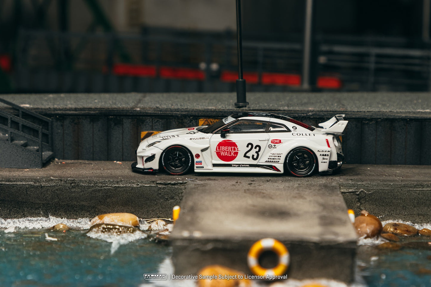 ＜予約商品＞1/64 LB-Silhouette WORKS GT NISSAN 35GT-RR White ※2026年9月以後入荷予定