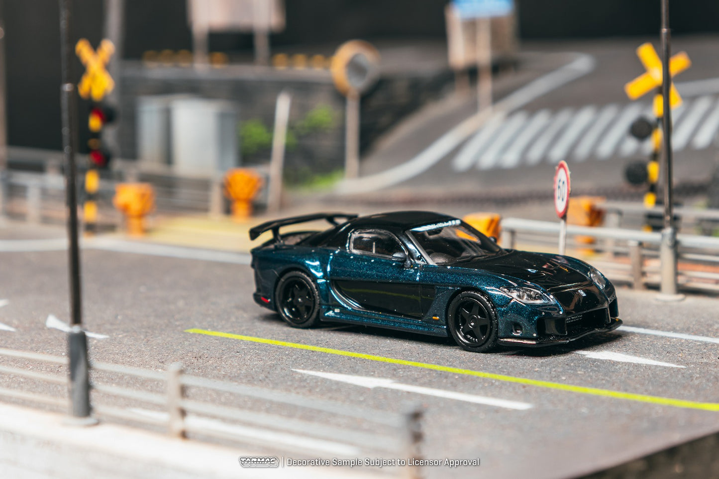 ＜予約商品＞1/64 Mazda RX-7 VeilSide Fortune7 Dark Blue / Black ※2026年8月以後入荷予定