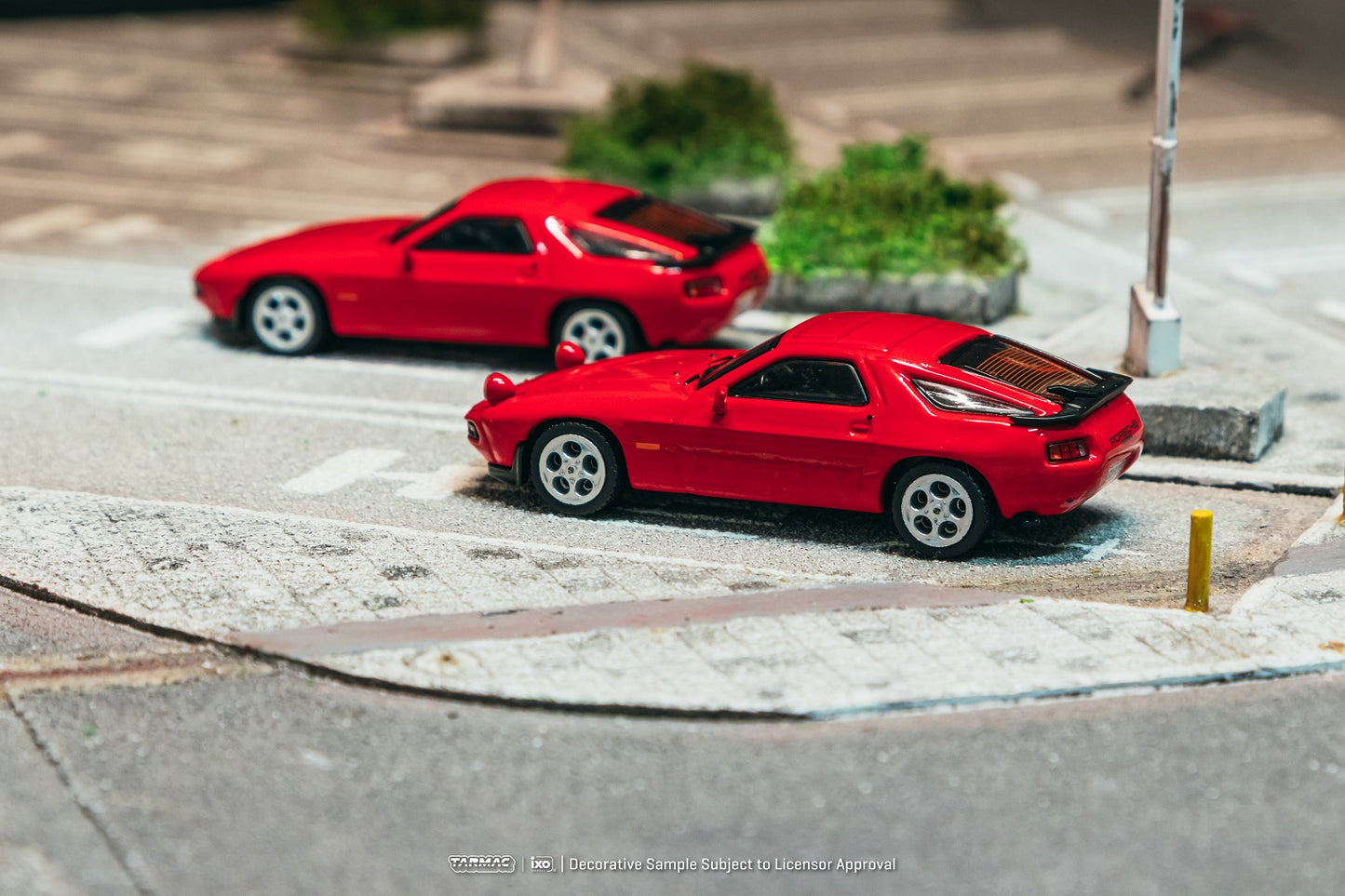 ＜予約商品＞1/64 Porsche 928 S Red ※2026年6月以後入荷予定