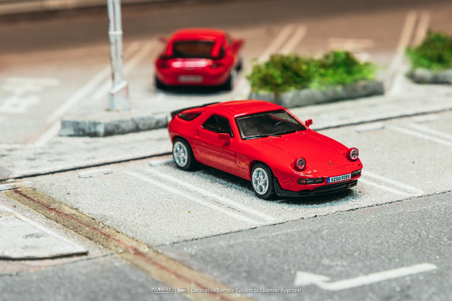 ＜予約商品＞1/64 Porsche 928 S Red ※2026年6月以後入荷予定