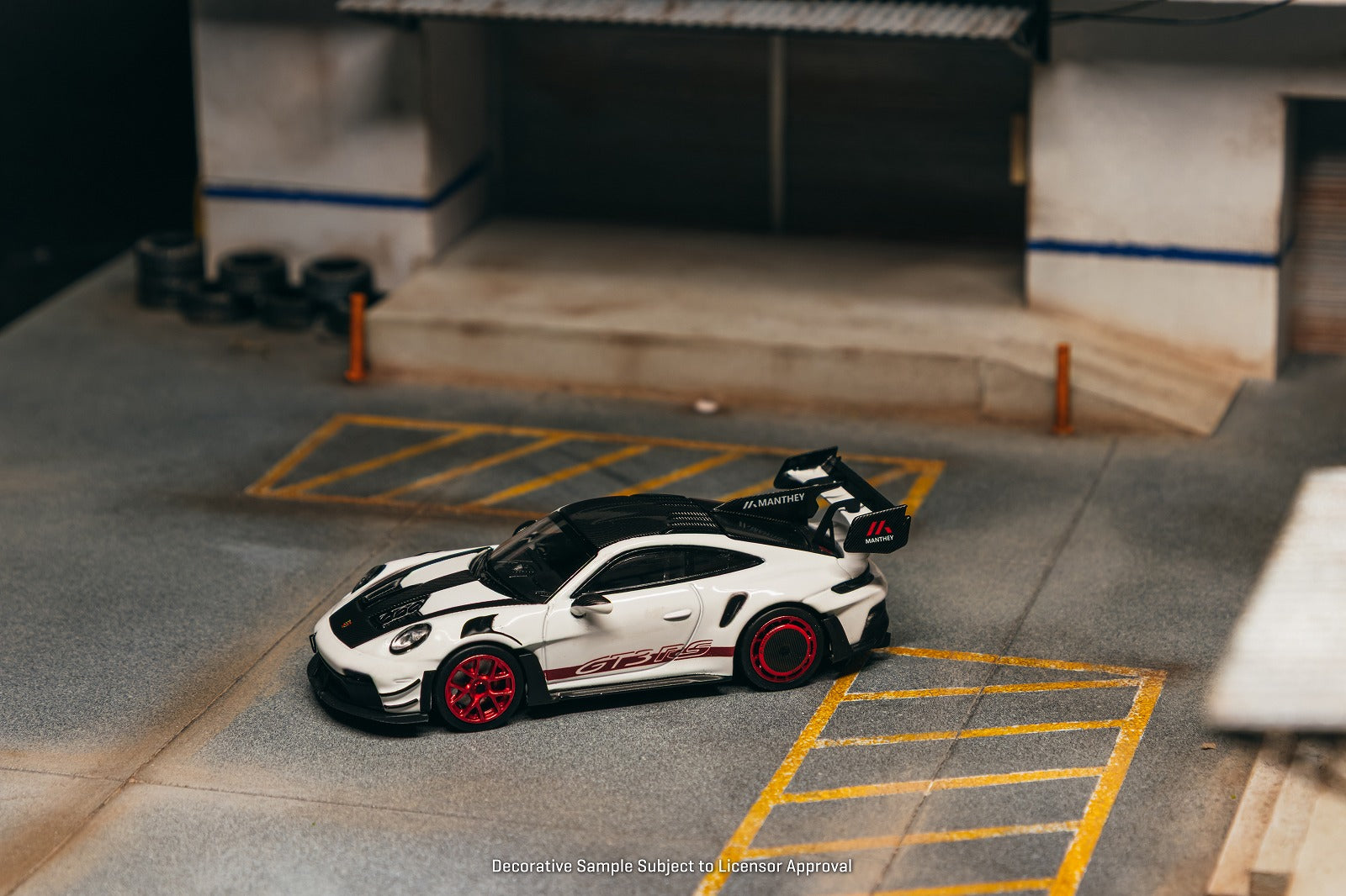 予約商品＞1/64 Porsche GT3RS (992.1) MR White Red Tarmac Special