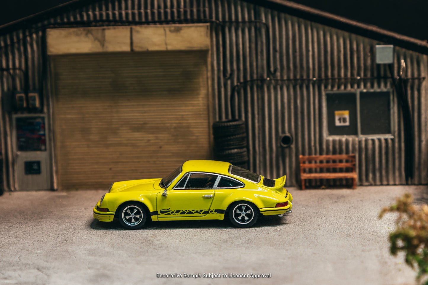 ＜予約商品＞1/64 Porsche 911 Carrera RS 2.7 Lightweight Yellow ※2026年8月以後入荷予定